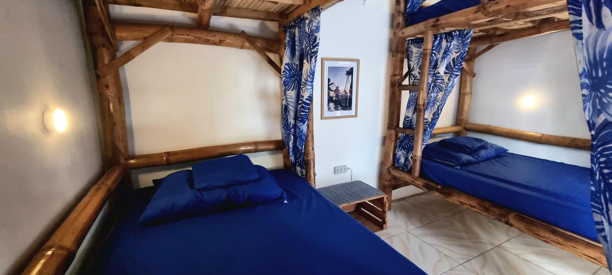 Blue House Backpackers Siquijor Hostel San Juan  Bagian luar foto