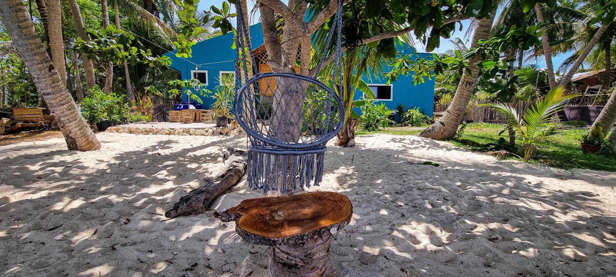 Blue House Backpackers Siquijor Hostel San Juan  Bagian luar foto
